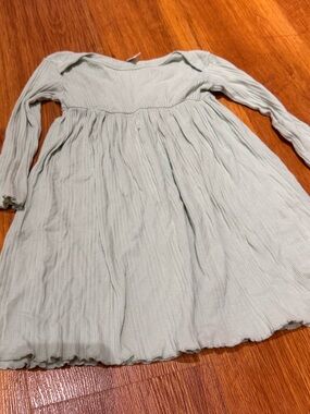 Kate Quinn dress